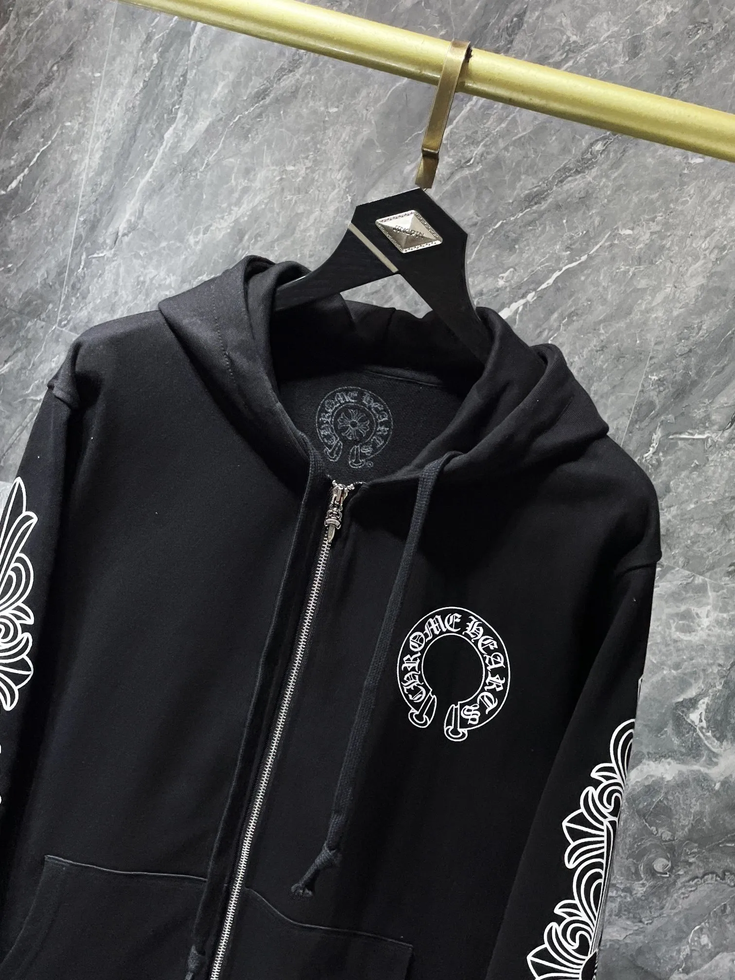 P260 Chrome Hearts Autumn and Winter 2025 simultaneous sale at counters❤️ Chrome Hearts scroll logo simple classic hooded sweatshirt Imported glue printing and dyeing Specially customized version of 1:1 high weight fabric Recommended color: black white Size: S, M, L, XL